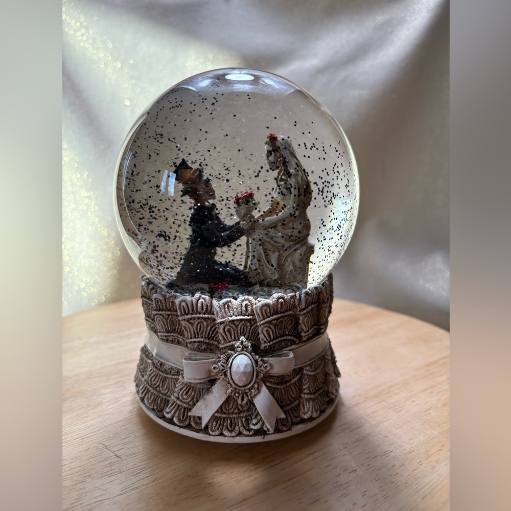 Skeleton Musical Halloween Globe with Skeleton Couple Getting Married - Picture 4 of 9